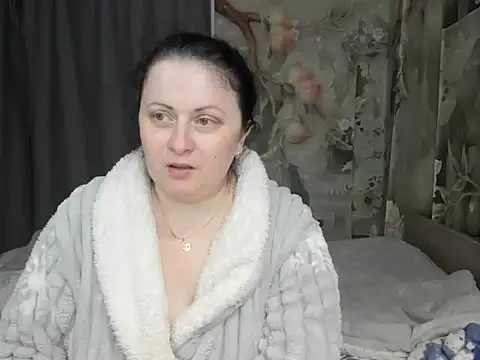 Lillian2 online show from April 2026 08:03:01 PM