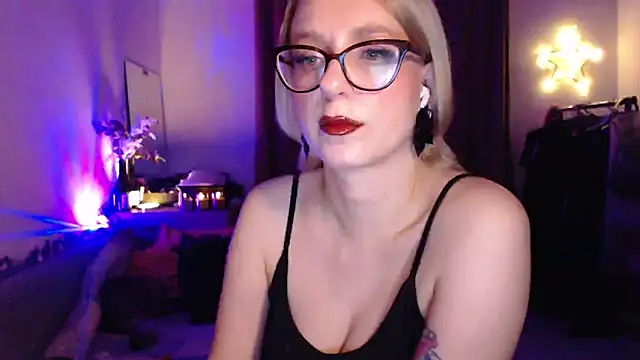 Snapshot of welliza chatting on December 2025 03:26:02 AM welliza online show from December 2025 03:26:02 AM