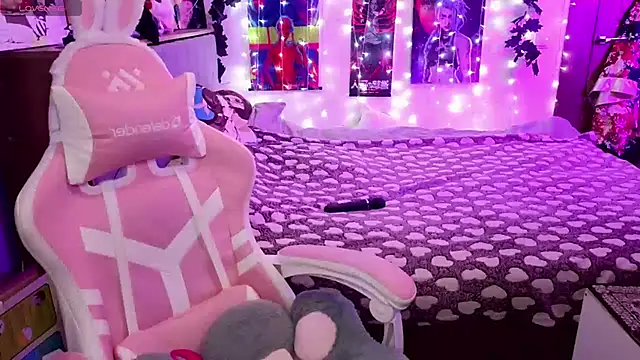 Snapshot of Violet_Noir chatting on January 2025 09:41:01 AM Violet Noir online show from January 2025 09:41:01 AM