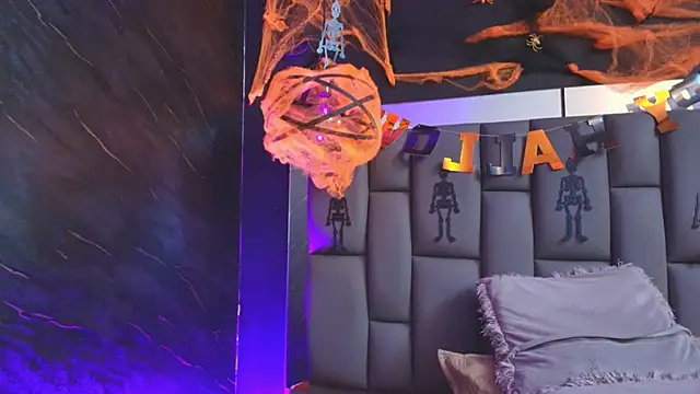  MiaBrown  online show from October 2025 12:06:01 PM