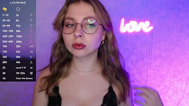 Leah Reed online show from February 2025 01:51:01 PM