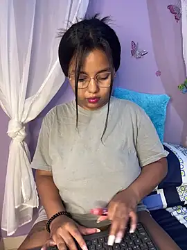 Snapshot of Aleja_DANS chatting on April 2026 09:08:01 AM Aleja DANS online show from April 2026 09:08:01 AM