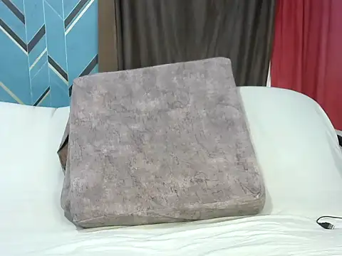 Snapshot of Lusty_vybez chatting on February 2025 06:11:02 PM Lusty vybez online show from February 2025 06:11:02 PM