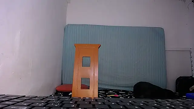 yselahot online show from October 2025 06:10:02 PM