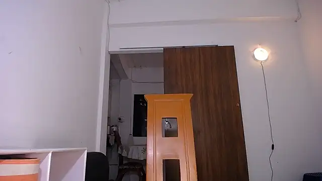 yselahot online show from March 2026 01:04:01 PM