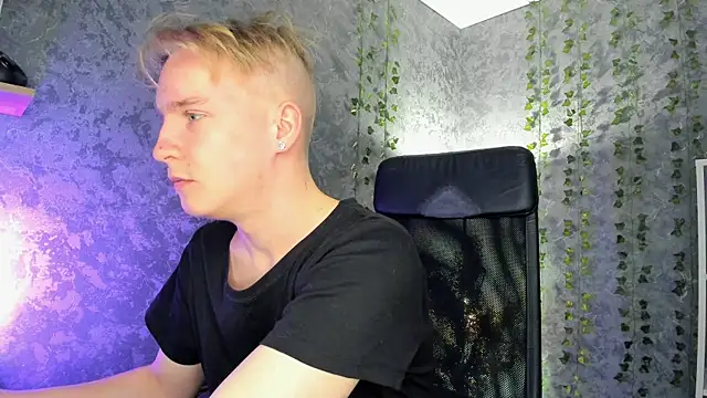 Snapshot of AlexxSweet chatting on December 2025 06:31:02 AM AlexxSweet online show from December 2025 06:31:02 AM