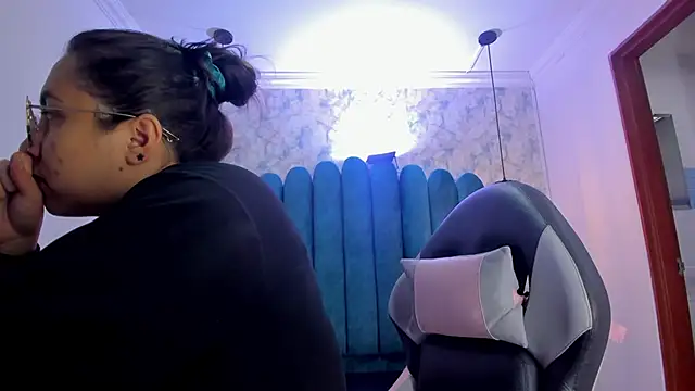 nalalye cruzz  online show from December 2025 02:41:01 AM