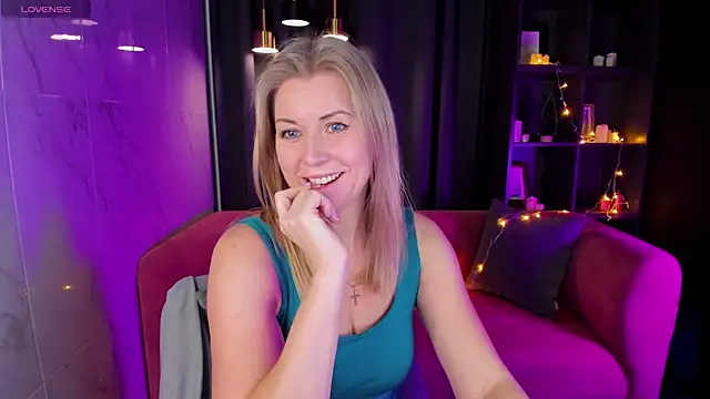 Annie Light online show from December 2024 09:06:02 AM