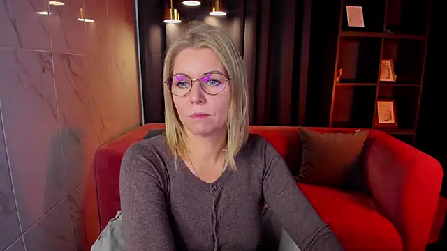 Annie Light online show from September 2025 05:44:01 AM