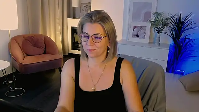 Annie Light online show from October 2025 05:59:01 AM