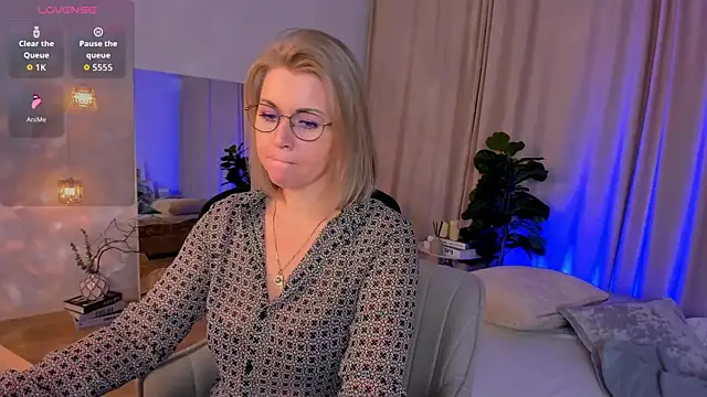 Annie Light online show from March 2026 08:36:01 AM