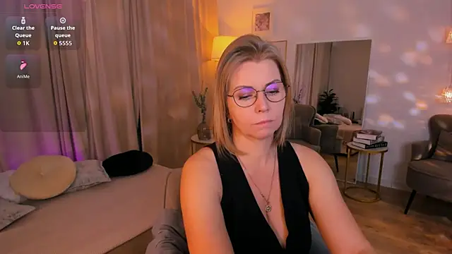 Annie Light online show from April 2026 06:58:02 AM