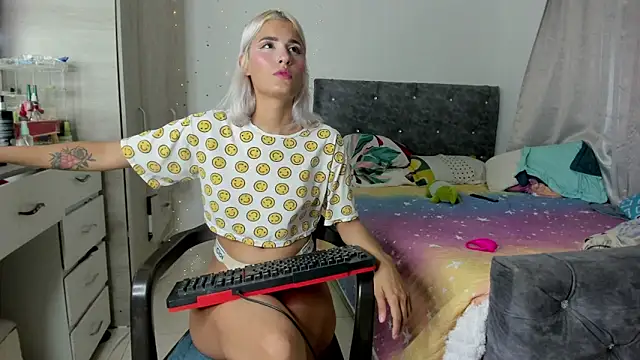 Snapshot of taty_juts chatting on January 2025 09:15:01 PM taty juts online show from January 2025 09:15:01 PM