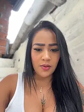 Luisa Fernandaa online show from April 2026 06:41:01 PM