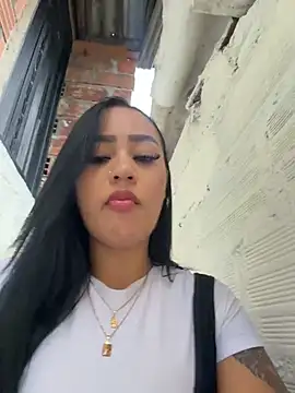 Snapshot of Luisa_Fernandaa chatting on May 2026 11:02:02 PM Luisa Fernandaa online show from May 2026 11:02:02 PM
