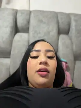 Snapshot of Luisa_Fernandaa chatting on May 2026 02:51:01 AM Luisa Fernandaa online show from May 2026 02:51:01 AM