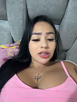 Snapshot of Luisa_Fernandaa chatting on June 2026 03:33:01 AM Luisa Fernandaa online show from June 2026 03:33:01 AM