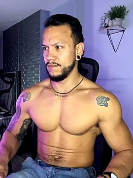 ARON TAYLER01 online show from October 2025 10:25:01 AM