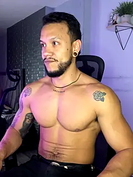 ARON TAYLER01 online show from October 2025 10:23:02 AM