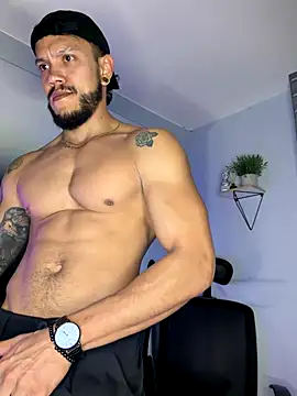 ARON TAYLER01 online show from November 2025 10:29:01 AM