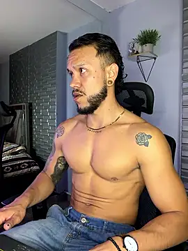 ARON TAYLER01 online show from January 2026 10:29:01 AM