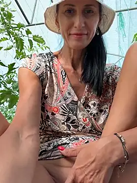 MilffantasyX online show from July 2026 06:18:01 AM
