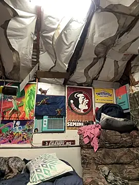 Snapshot of CloudDadddyyy420 chatting on January 2025 09:52:01 PM CloudDadddyyy420 online show from January 2025 09:52:01 PM