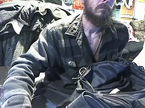 Snapshot of CloudDadddyyy420 chatting on January 2025 07:10:01 AM CloudDadddyyy420 online show from January 2025 07:10:01 AM