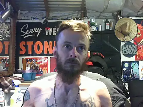 Snapshot of CloudDadddyyy420 chatting on January 2025 02:01:01 AM CloudDadddyyy420 online show from January 2025 02:01:01 AM