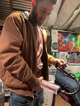 Snapshot of CloudDadddyyy420 chatting on January 2025 02:36:01 PM CloudDadddyyy420 online show from January 2025 02:36:01 PM