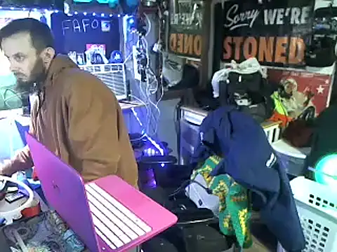 Snapshot of CloudDadddyyy420 chatting on January 2025 07:45:01 PM CloudDadddyyy420 online show from January 2025 07:45:01 PM