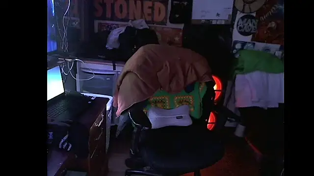 Snapshot of CloudDadddyyy420 chatting on January 2025 08:34:01 AM CloudDadddyyy420 online show from January 2025 08:34:01 AM