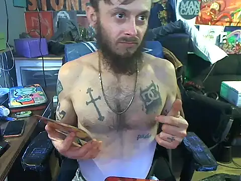 Snapshot of CloudDadddyyy420 chatting on February 2025 01:45:02 AM CloudDadddyyy420 online show from February 2025 01:45:02 AM