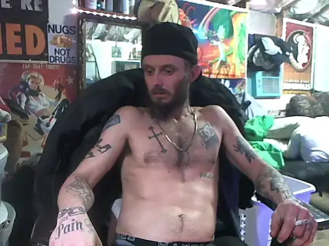 Snapshot of CloudDadddyyy420 chatting on February 2025 03:32:02 AM CloudDadddyyy420 online show from February 2025 03:32:02 AM