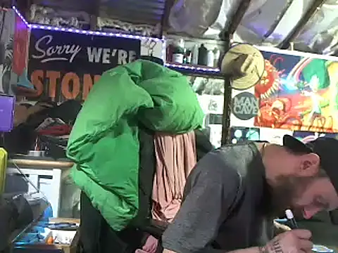 Snapshot of CloudDadddyyy420 chatting on February 2025 05:43:02 PM CloudDadddyyy420 online show from February 2025 05:43:02 PM