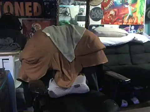 Snapshot of CloudDadddyyy420 chatting on February 2025 01:09:01 AM CloudDadddyyy420 online show from February 2025 01:09:01 AM