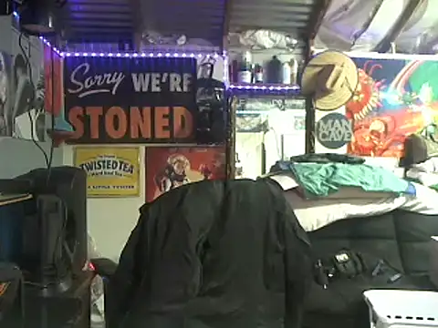 Snapshot of CloudDadddyyy420 chatting on February 2025 09:03:01 AM CloudDadddyyy420 online show from February 2025 09:03:01 AM