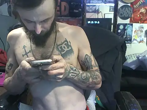 Snapshot of CloudDadddyyy420 chatting on February 2025 11:48:01 PM CloudDadddyyy420 online show from February 2025 11:48:01 PM