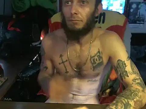 Snapshot of CloudDadddyyy420 chatting on March 2025 09:47:02 PM CloudDadddyyy420 online show from March 2025 09:47:02 PM