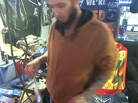 Snapshot of CloudDadddyyy420 chatting on March 2025 06:38:02 AM CloudDadddyyy420 online show from March 2025 06:38:02 AM