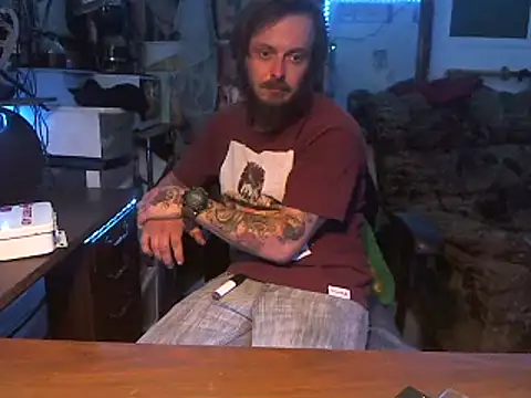 Snapshot of CloudDadddyyy420 chatting on September 2025 05:18:02 AM CloudDadddyyy420 online show from September 2025 05:18:02 AM