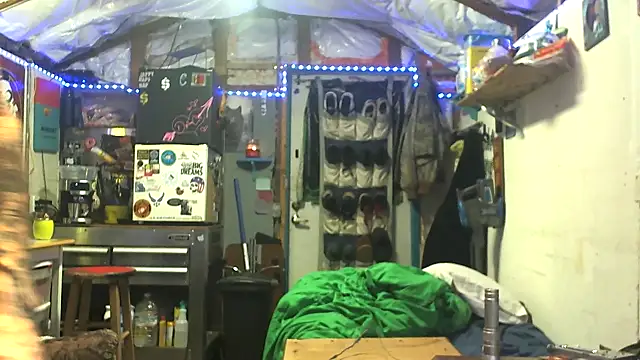 Snapshot of CloudDadddyyy420 chatting on September 2025 04:14:01 AM CloudDadddyyy420 online show from September 2025 04:14:01 AM