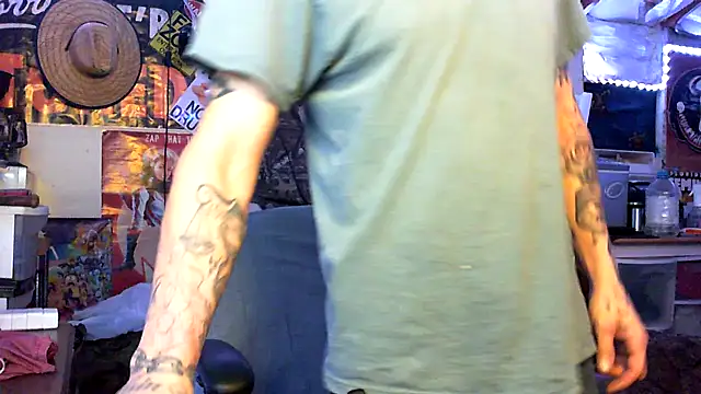 Snapshot of CloudDadddyyy420 chatting on October 2025 08:22:01 AM CloudDadddyyy420 online show from October 2025 08:22:01 AM