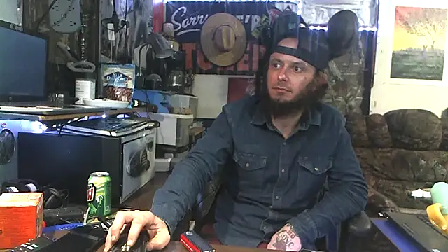 Snapshot of CloudDadddyyy420 chatting on October 2025 02:37:02 AM CloudDadddyyy420 online show from October 2025 02:37:02 AM