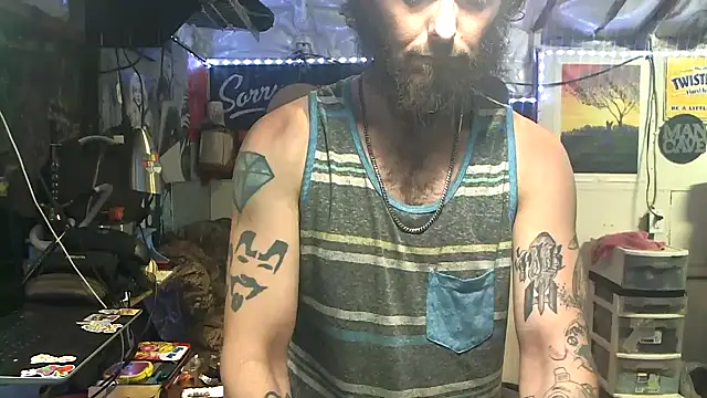 Snapshot of CloudDadddyyy420 chatting on November 2025 02:13:02 AM CloudDadddyyy420 online show from November 2025 02:13:02 AM