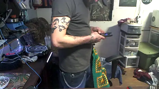 Snapshot of CloudDadddyyy420 chatting on November 2025 07:57:01 PM CloudDadddyyy420 online show from November 2025 07:57:01 PM