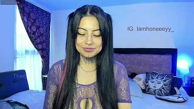 Snapshot of Thedollhoney chatting on February 2026 02:40:02 PM Thedollhoney online show from February 2026 02:40:02 PM