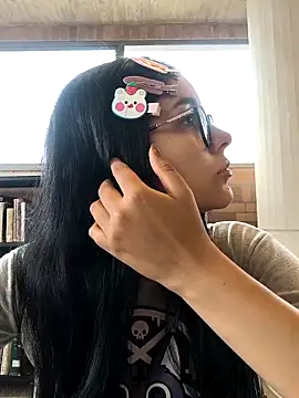 Annya-sweet online show from April 2026 01:23:01 PM