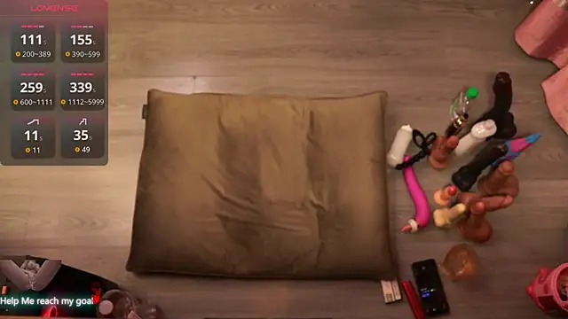 Snapshot of Redhead_Shark_new chatting on December 2024 10:27:01 PM Redhead Shark new online show from December 2024 10:27:01 PM