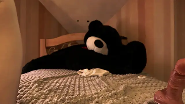 Snapshot of Redhead_Shark_new chatting on January 2025 03:20:01 PM Redhead Shark new online show from January 2025 03:20:01 PM